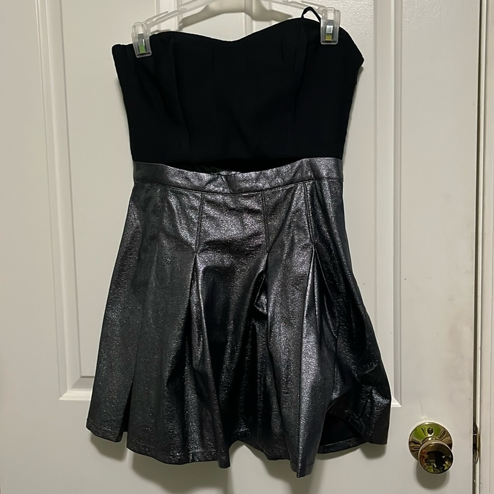 BCBG generation formal short strapless dress size 4   New!  See photos